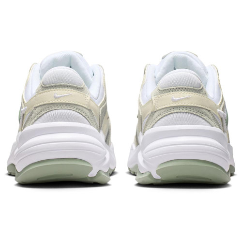 Nike AL8